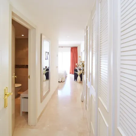 Penthouse In Benahavis With Terrace And Jacuzzi Apartment *